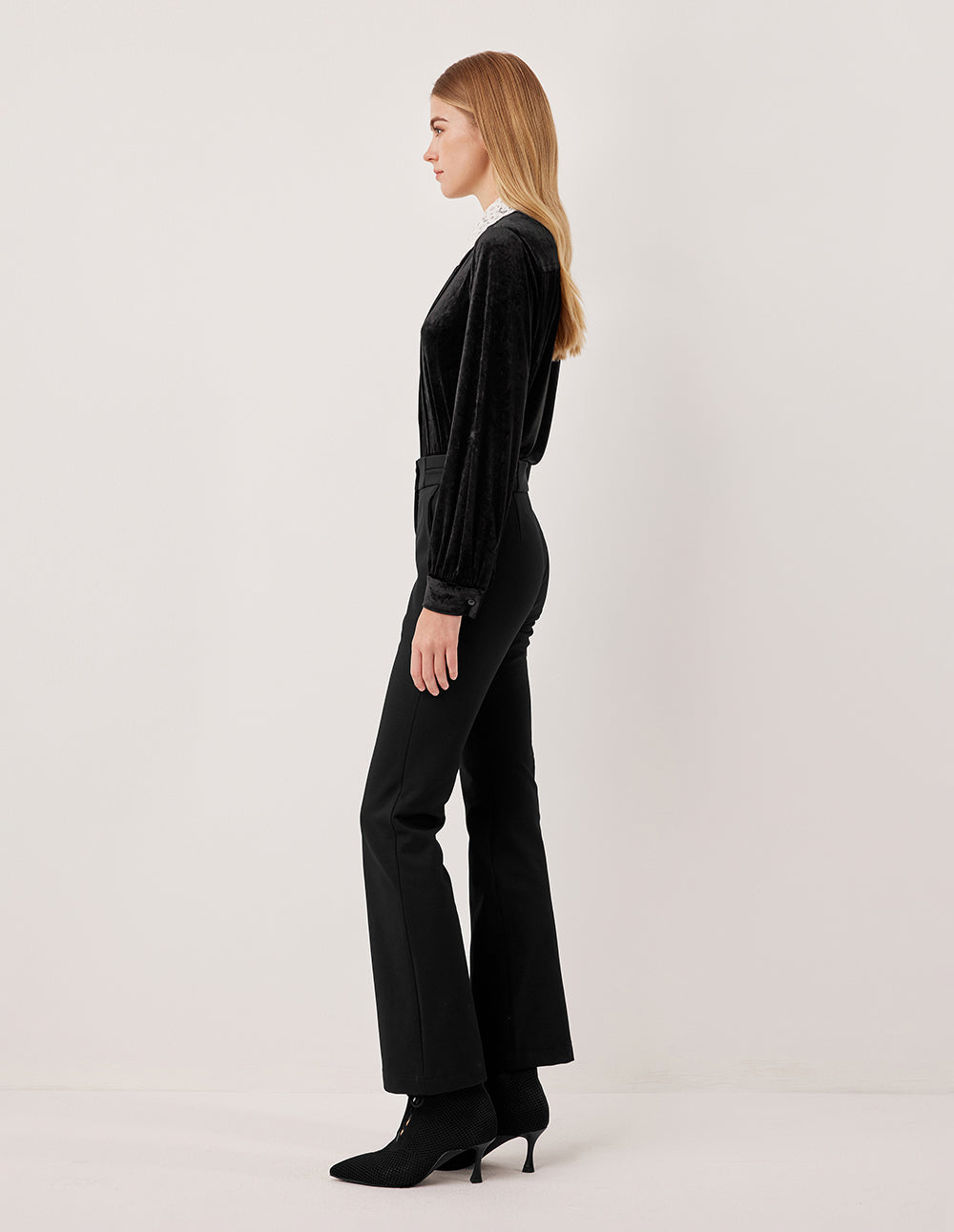 MARYLING Collar & Long Sleeves Velvet Blouse