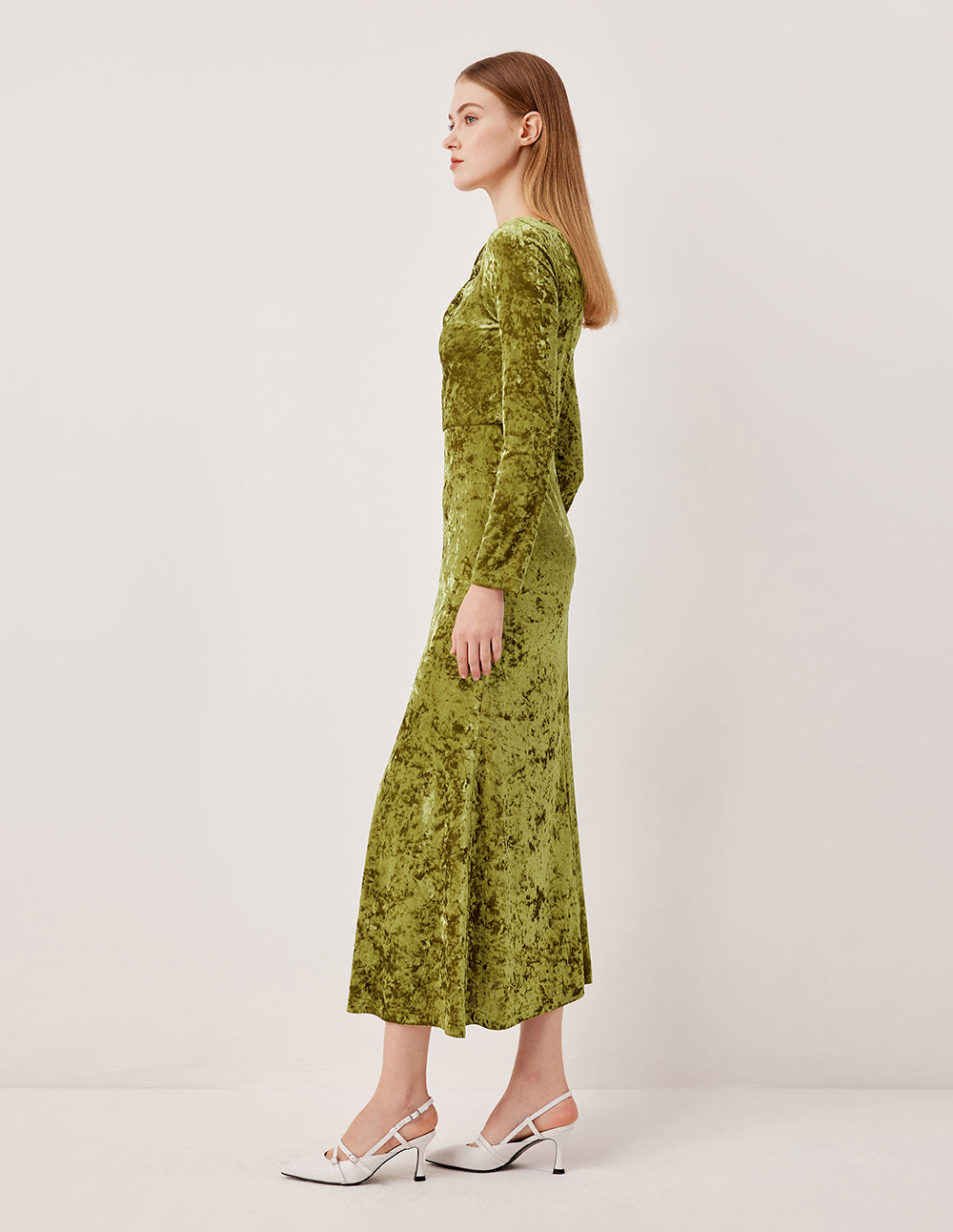 MARYLING Twist V-Neck Gold Velvet Long Sleeve Evening Gown