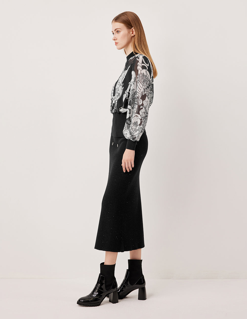 MARYLING Semi-High Neck Long Sleeve Paisley Pattern Top