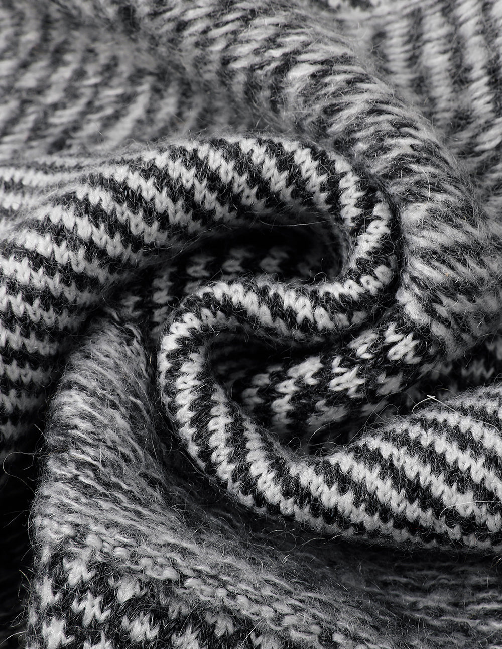 MARYLING Gradient Light Grey V-Neck Short Knit Vest